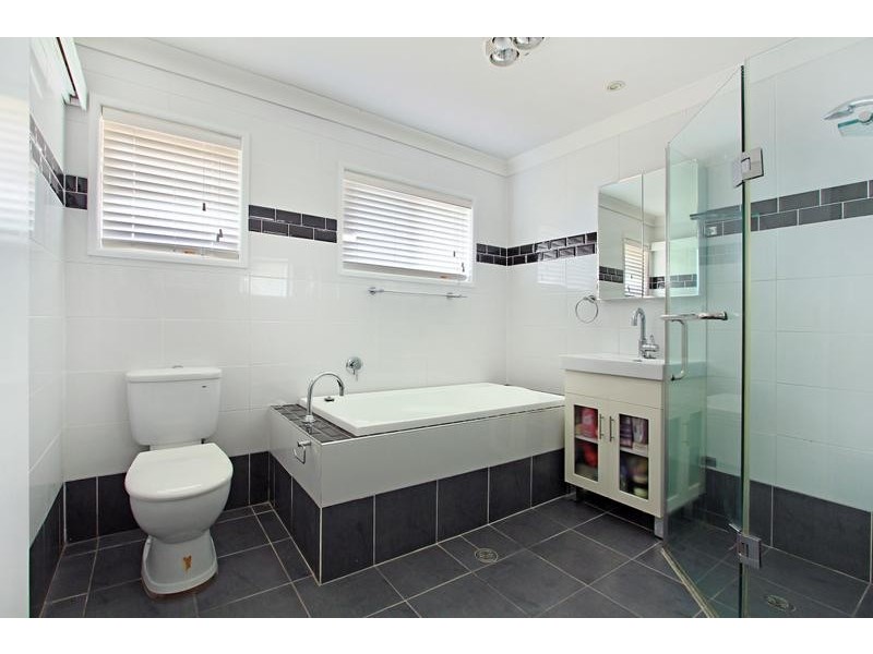 11 Annie Street, Corrimal NSW 2518