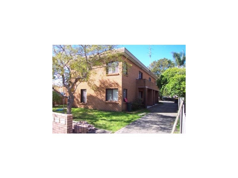 2/19 Railway Crescent, Wollongong North NSW 2500