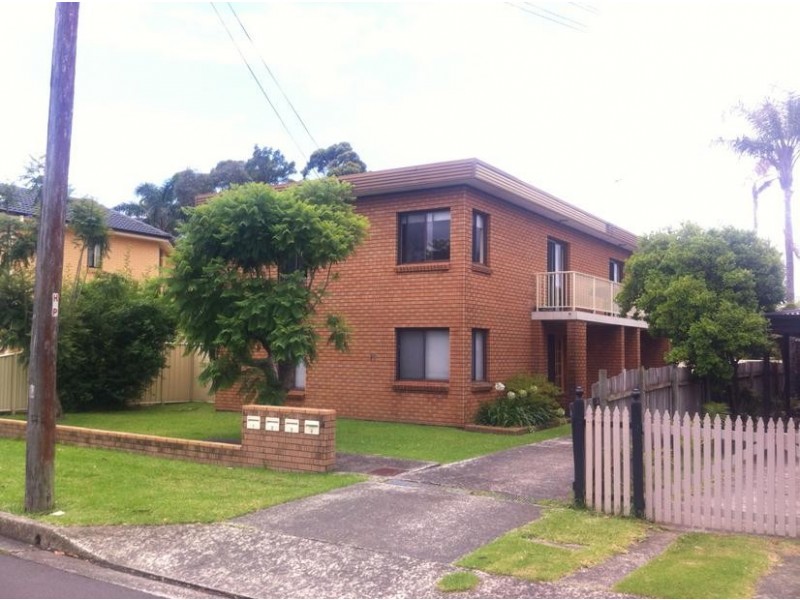 19 Railway Crescent, Wollongong North NSW 2500