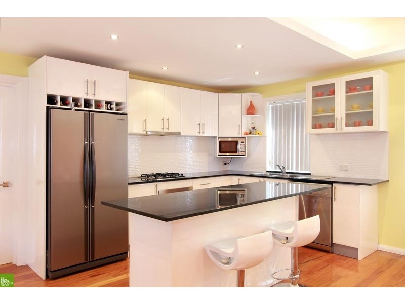 8 John Street, Mount Saint Thomas NSW 2500