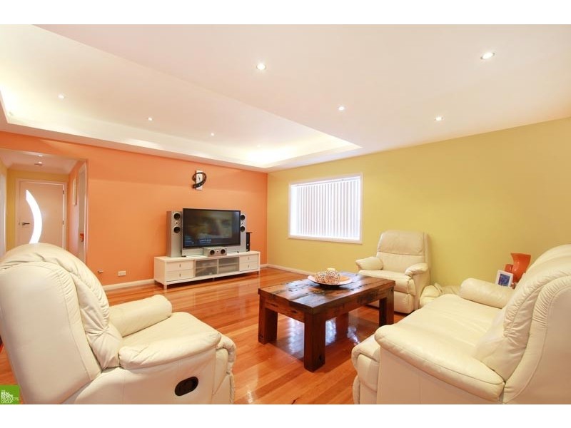 8 John Street, Mount Saint Thomas NSW 2500