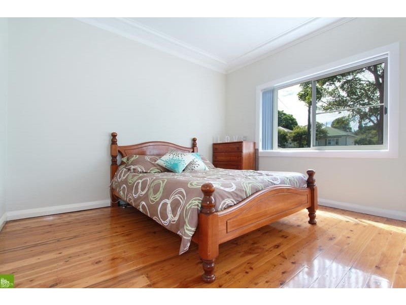 8 John Street, Mount Saint Thomas NSW 2500