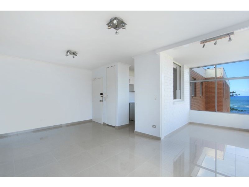 12/70 Cliff Road, Wollongong NSW 2500