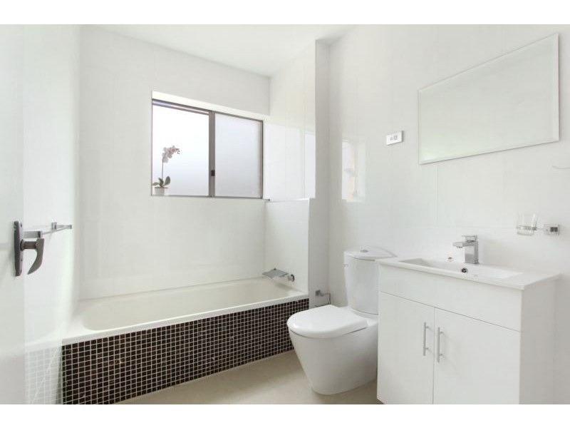 12/70 Cliff Road, Wollongong NSW 2500