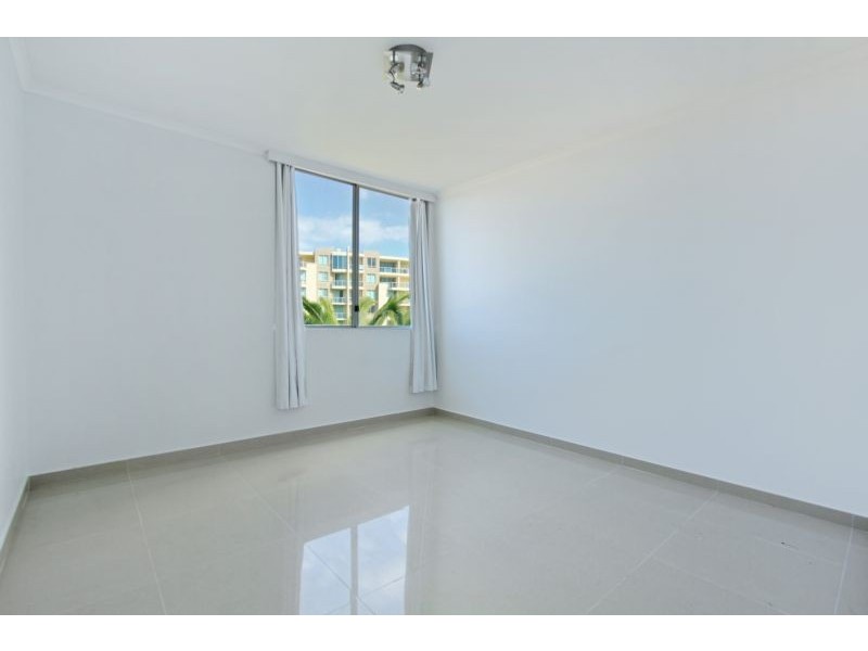 12/70 Cliff Road, Wollongong NSW 2500