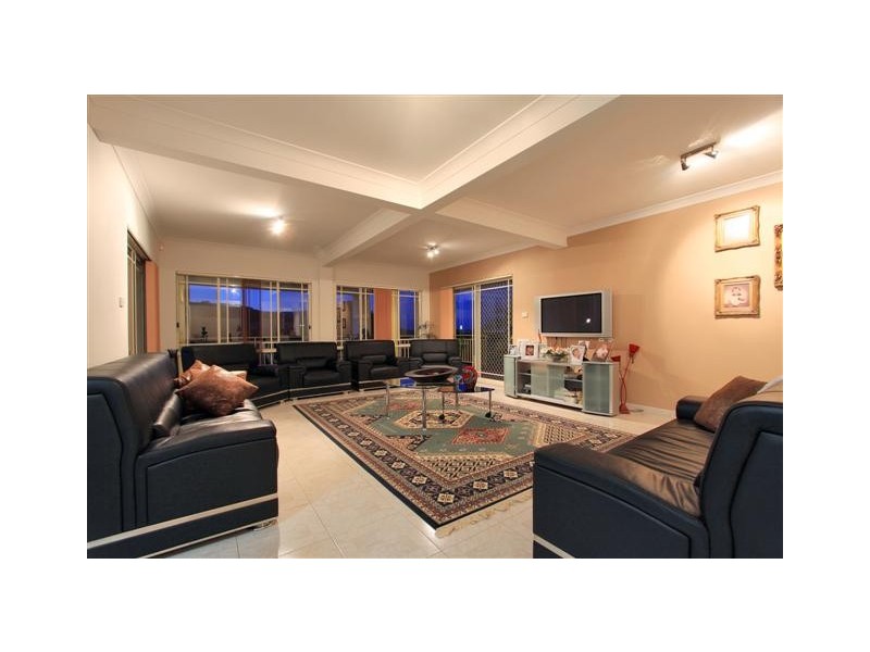 102 Staff Road, Cordeaux Heights NSW 2526