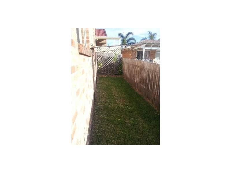 2/13-15 Corunna Crescent, Flinders NSW 2529