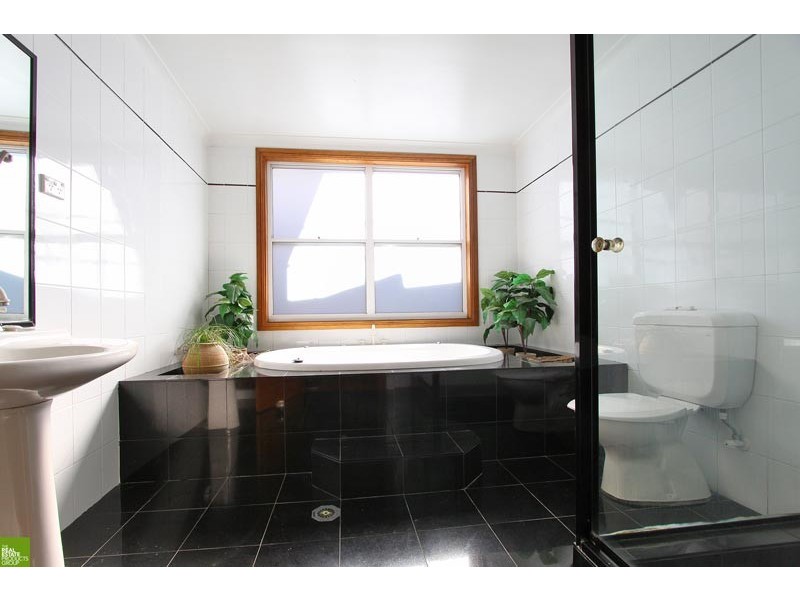 210 Mount Keira Road, Mount Keira NSW 2500