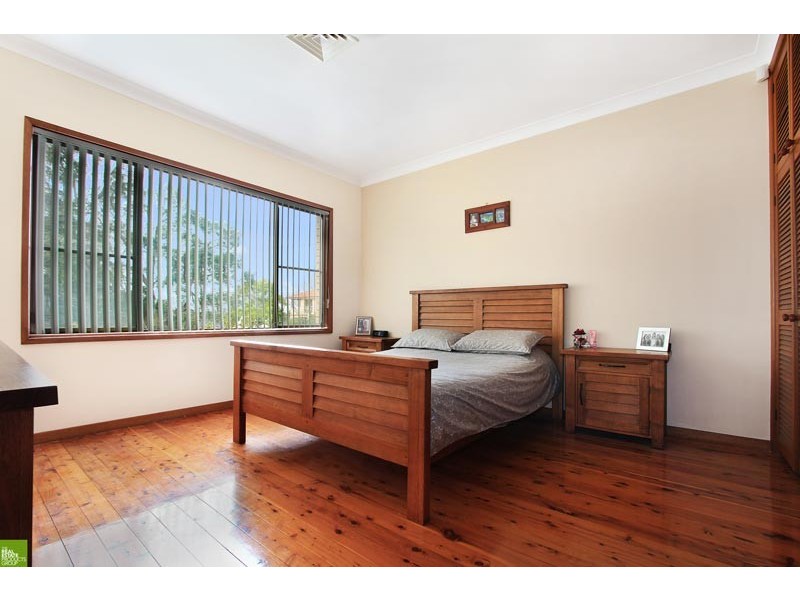 1 White Place, Figtree NSW 2525