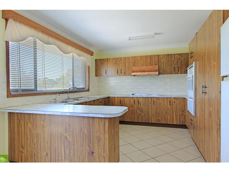 9 Woodlawn Avenue, Mangerton NSW 2500