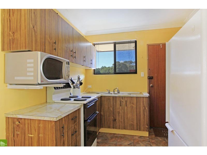 9 Woodlawn Avenue, Mangerton NSW 2500