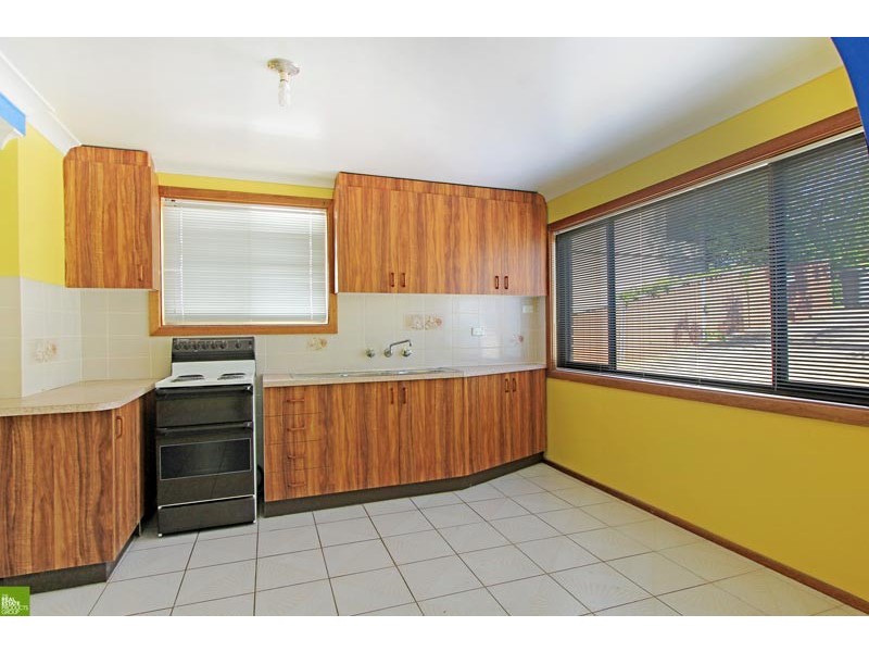 9 Woodlawn Avenue, Mangerton NSW 2500