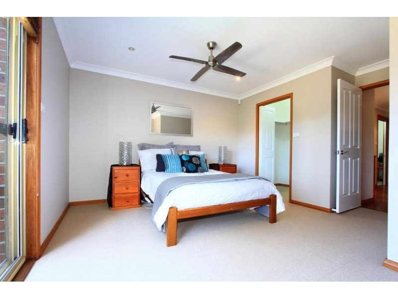 18 Brissendon Close, Tarrawanna NSW 2518