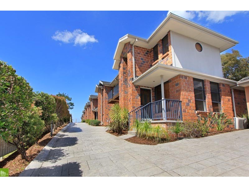 8/17 Robertson Street, Wollongong NSW 2500