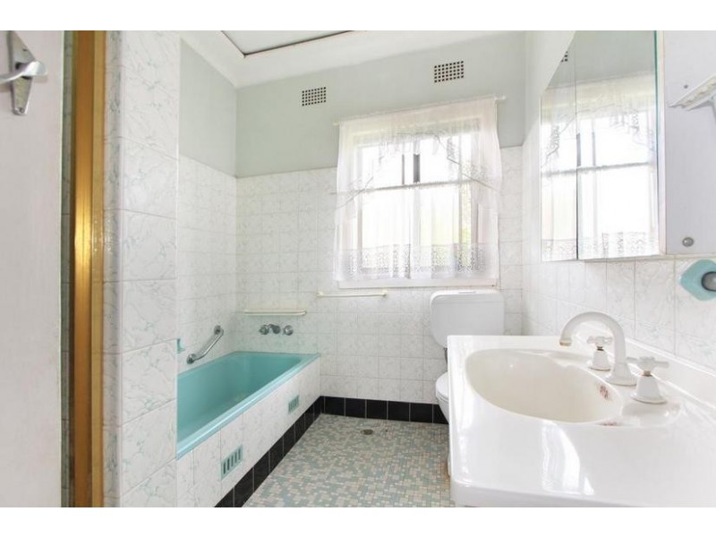 114 Hopewood Crescent, Fairy Meadow NSW 2519