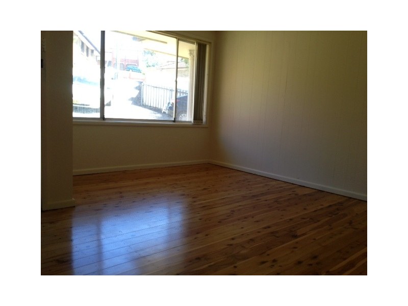 2/21 Burgess Avenue, Figtree NSW 2525