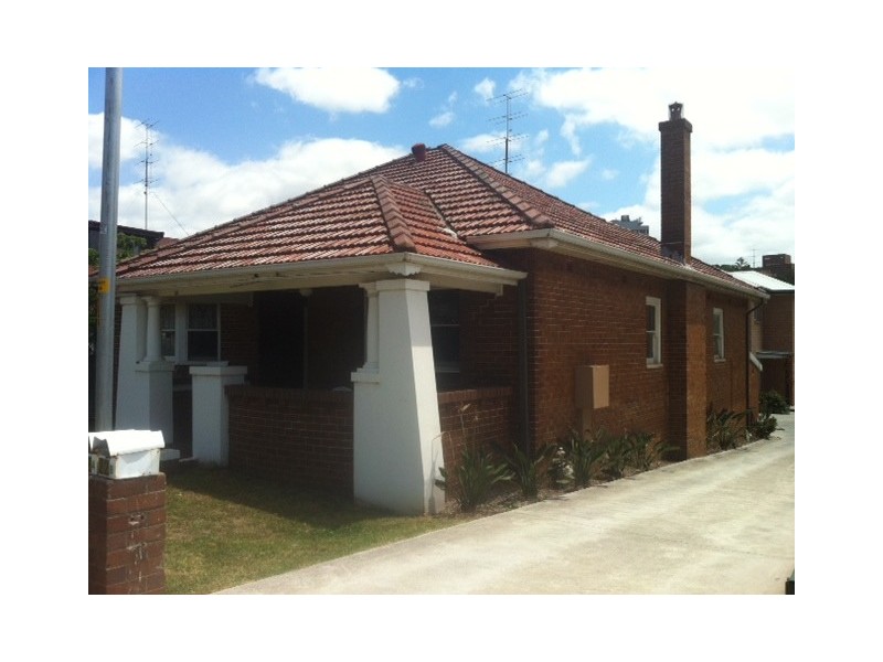 22 Rowland Ave, Wollongong NSW 2500