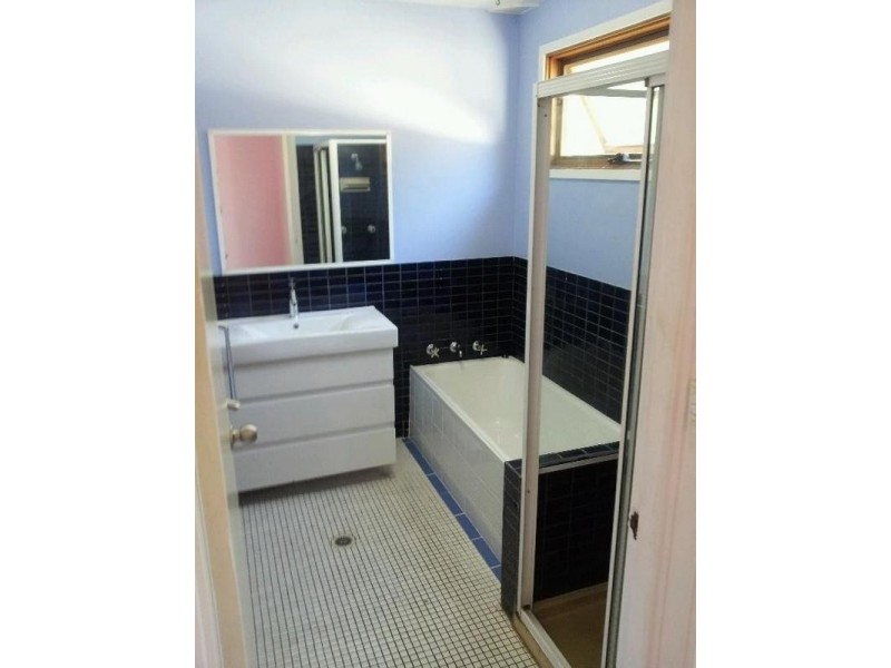 2 Ambleside Avenue, Mount Keira NSW 2500