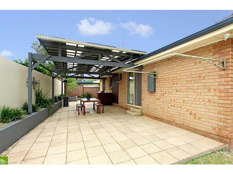 2 Stanley Ave, Farmborough Heights NSW 2526