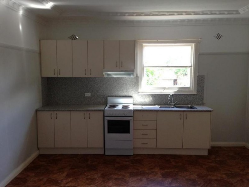 3/126 Gladstone Ave, Coniston NSW 2500