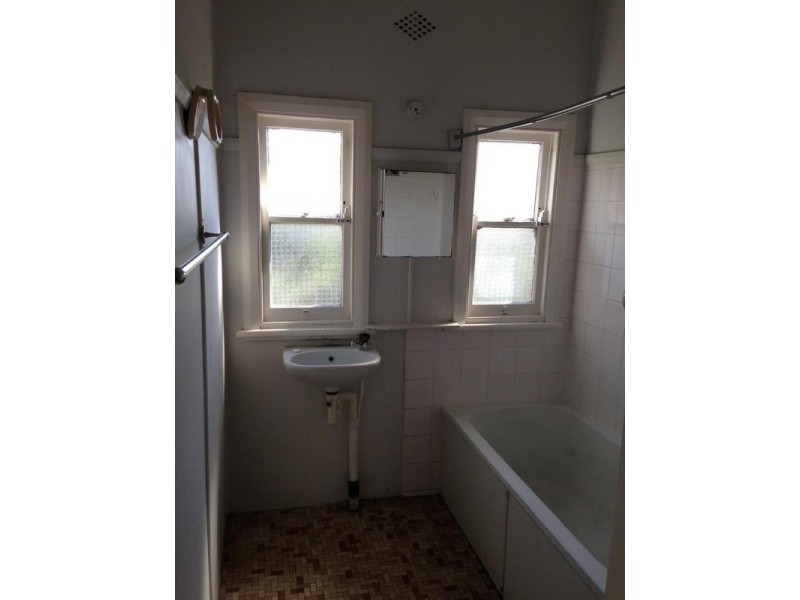 3/126 Gladstone Ave, Coniston NSW 2500