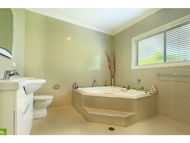 51 Taminga Cres, Cordeaux Heights NSW 2526