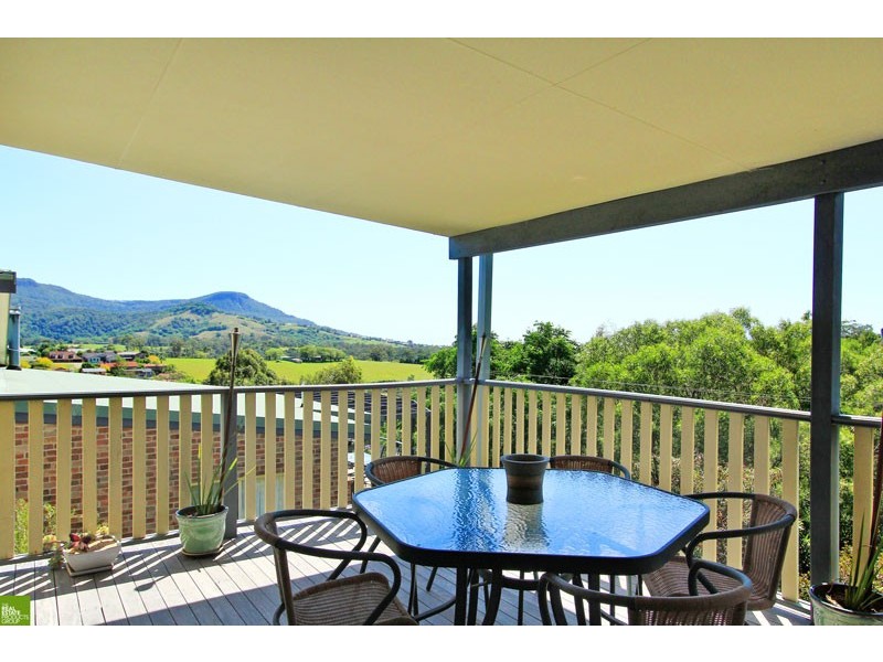 51 Taminga Cres, Cordeaux Heights NSW 2526
