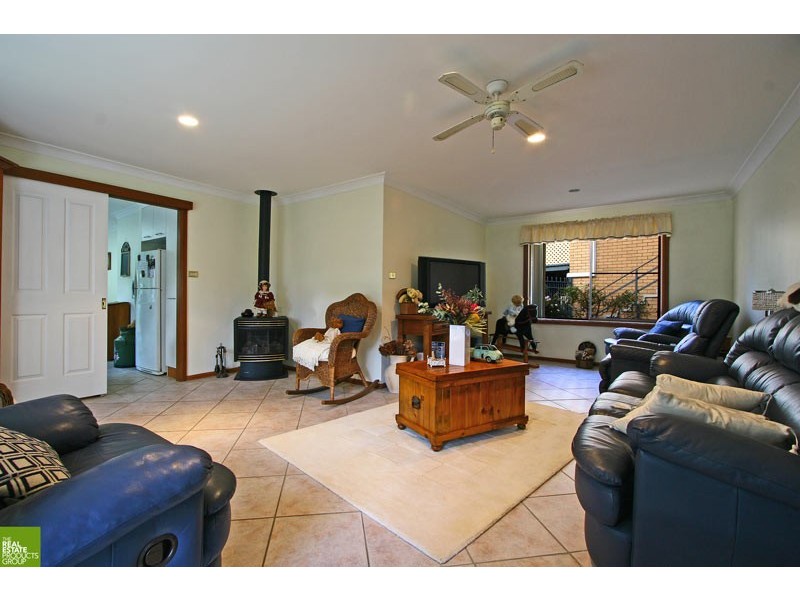 23 Loch Carron Avenue, Farmborough Heights NSW 2526