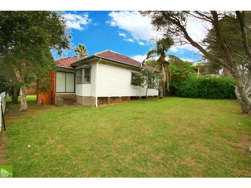 15 Tasman Parade, Thirroul NSW 2515