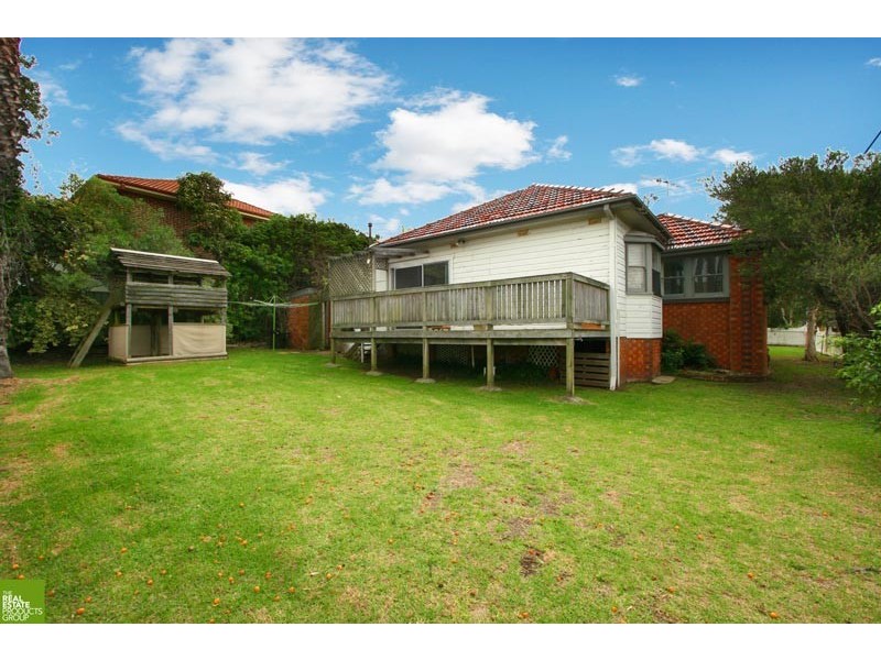 15 Tasman Parade, Thirroul NSW 2515