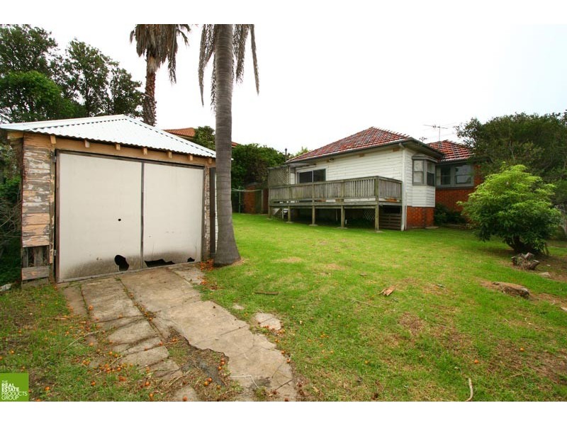 15 Tasman Parade, Thirroul NSW 2515