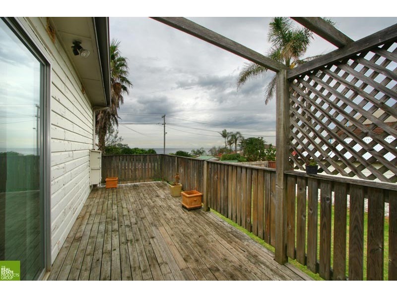 15 Tasman Parade, Thirroul NSW 2515