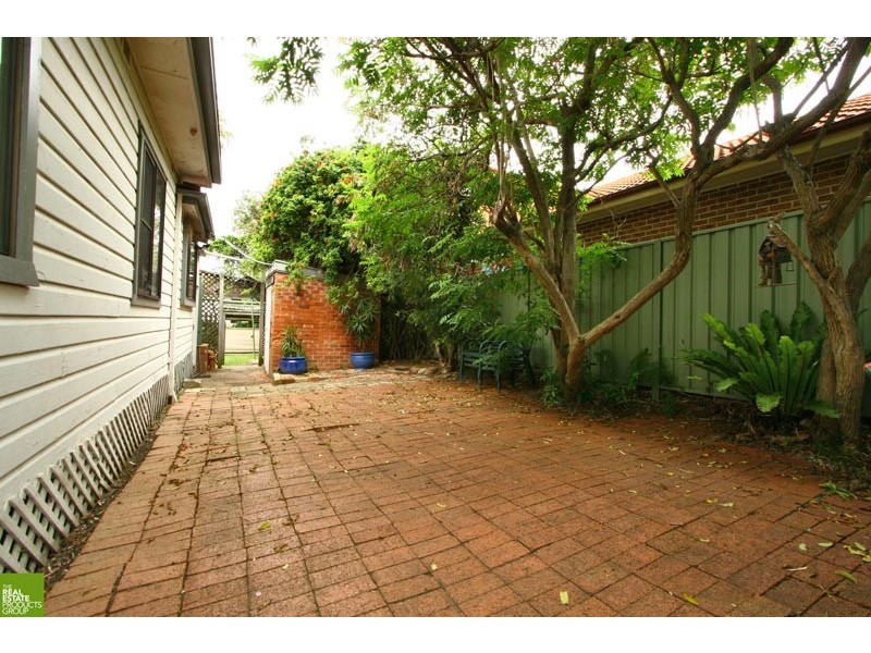 15 Tasman Parade, Thirroul NSW 2515