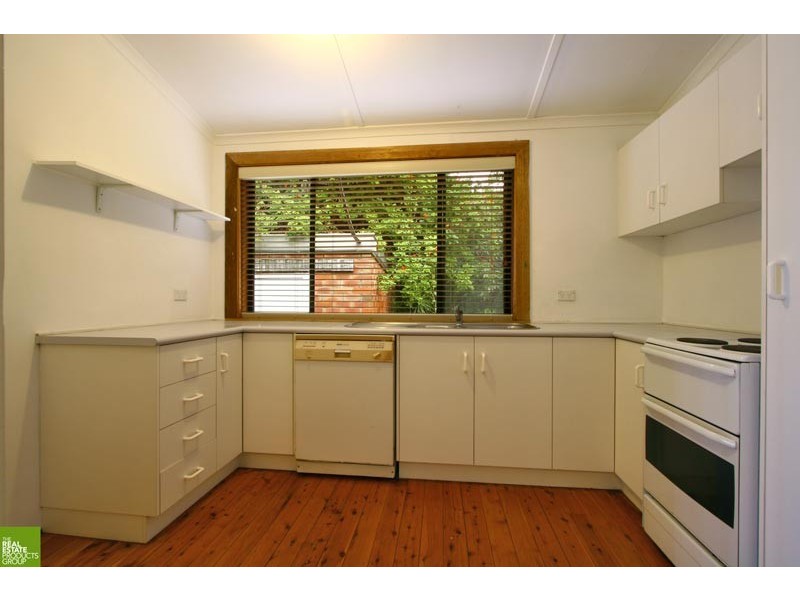 15 Tasman Parade, Thirroul NSW 2515