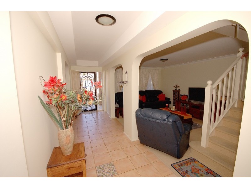 24 Darragh Drive, Figtree NSW 2525