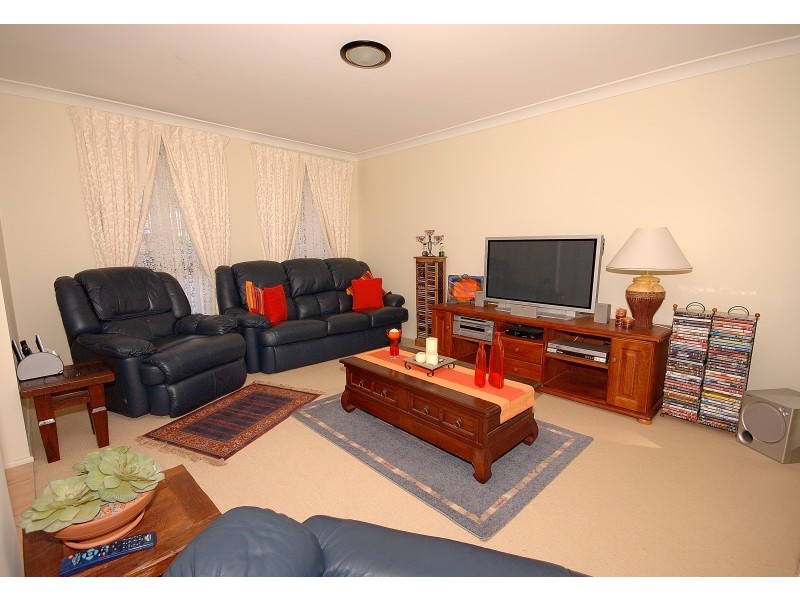 24 Darragh Drive, Figtree NSW 2525