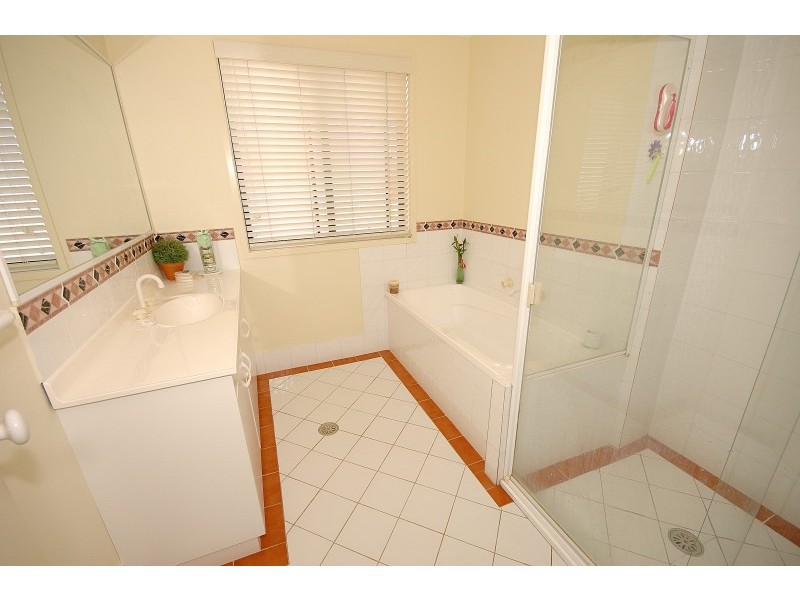 24 Darragh Drive, Figtree NSW 2525