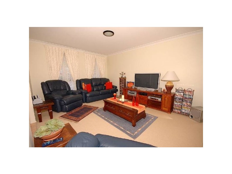 24 Darragh Drive, Figtree NSW 2525