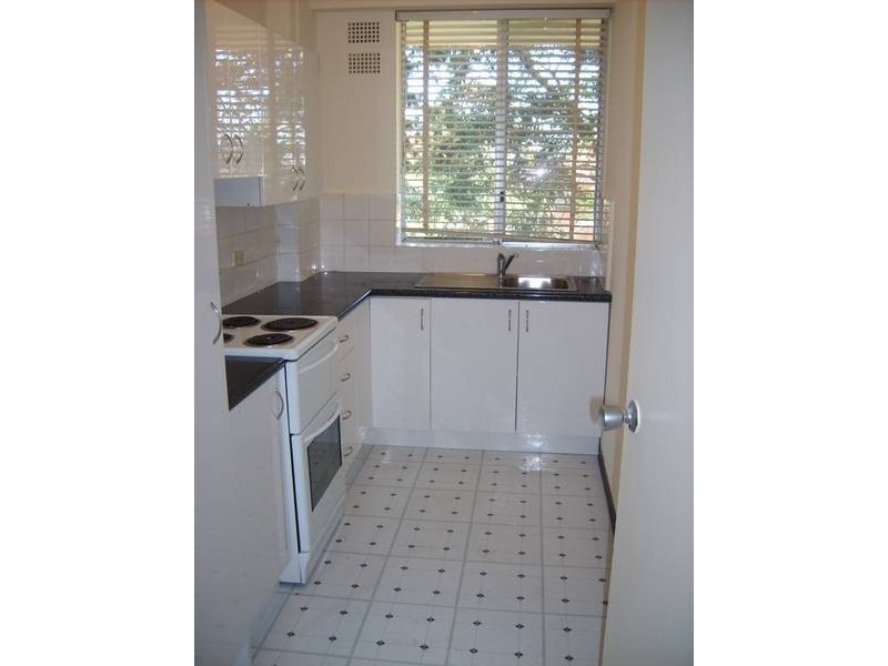 10/142 Gladstone Ave, Coniston NSW 2500