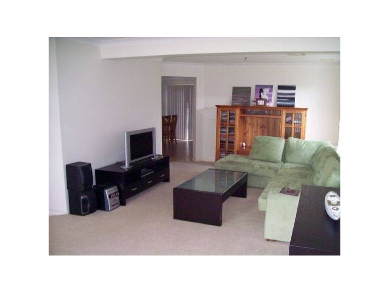 9 Mundoonen Cres, Horsley NSW 2530