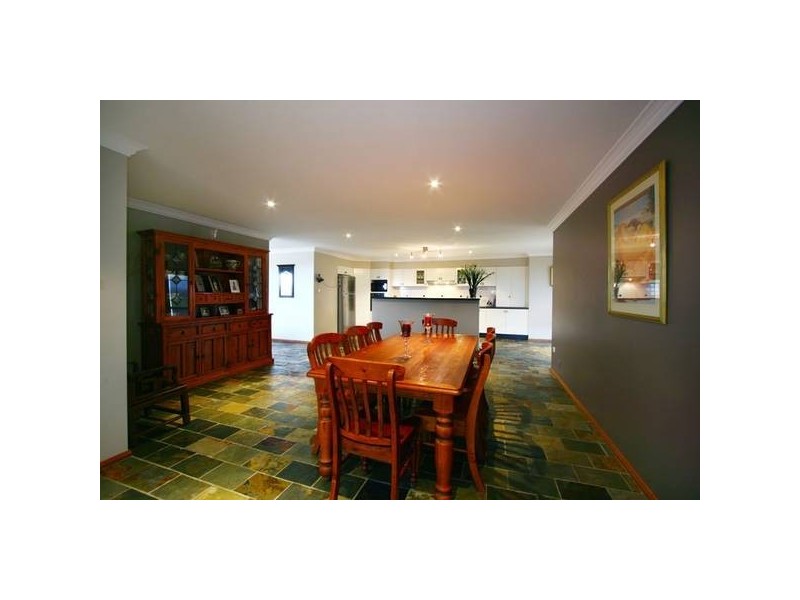6 Moreton Place, Flinders NSW 2529