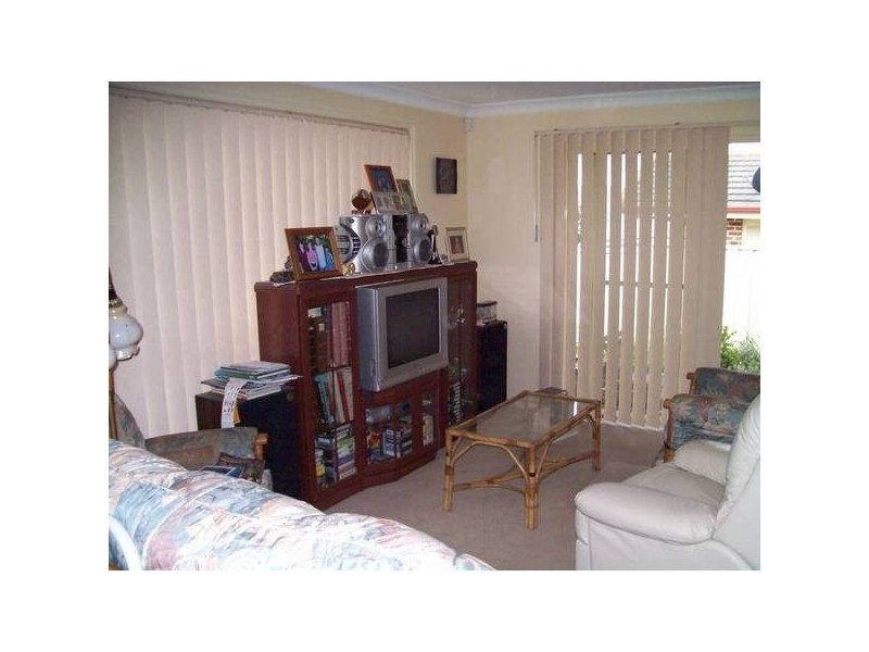 4/114 Burdiken Drive, Albion Park NSW 2527