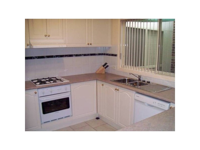 4/114 Burdiken Drive, Albion Park NSW 2527