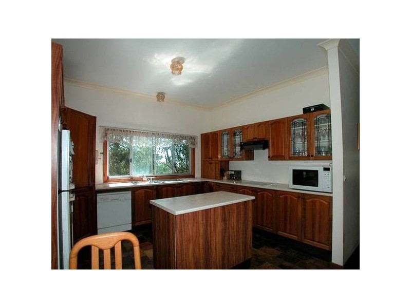 126 Iola Avenue, Farmborough Heights NSW 2526