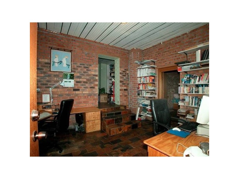 126 Iola Avenue, Farmborough Heights NSW 2526