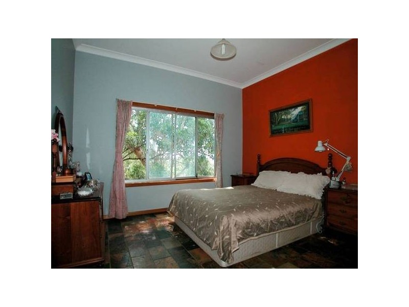 126 Iola Avenue, Farmborough Heights NSW 2526