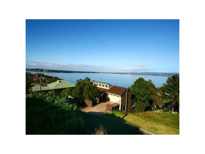 29 Hassan Street, Lake Heights NSW 2502