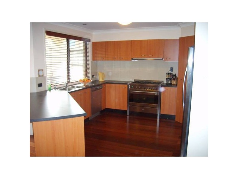 1 Westmacott Pde, Bulli NSW 2516