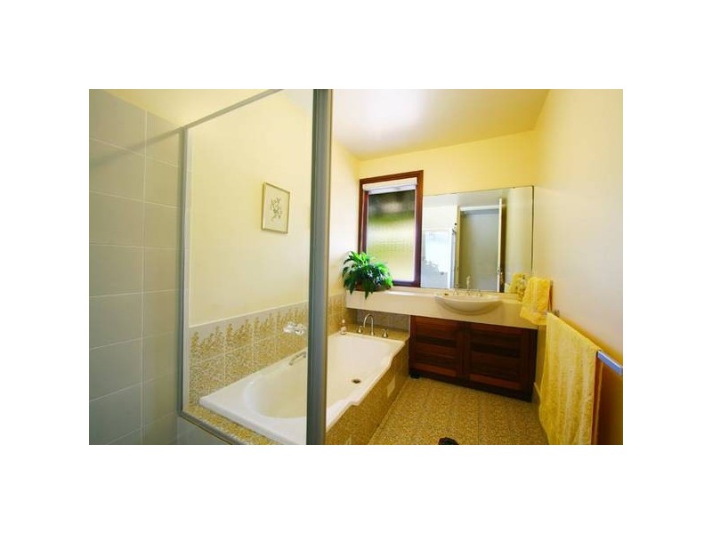 9 Highcrest Ave, Balgownie NSW 2519