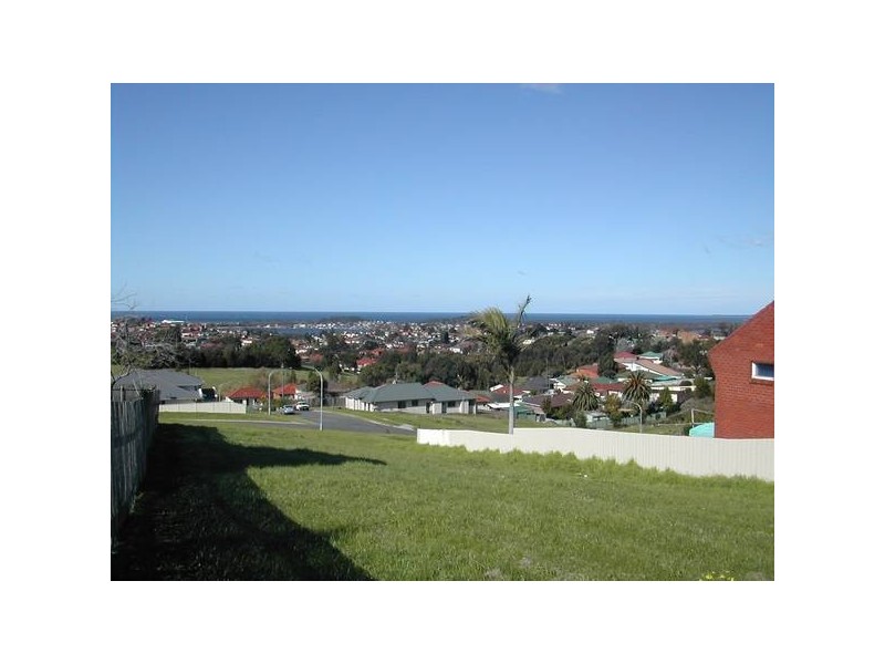 21,2,3,4,5 Hingston Close, Lake Heights NSW 2502